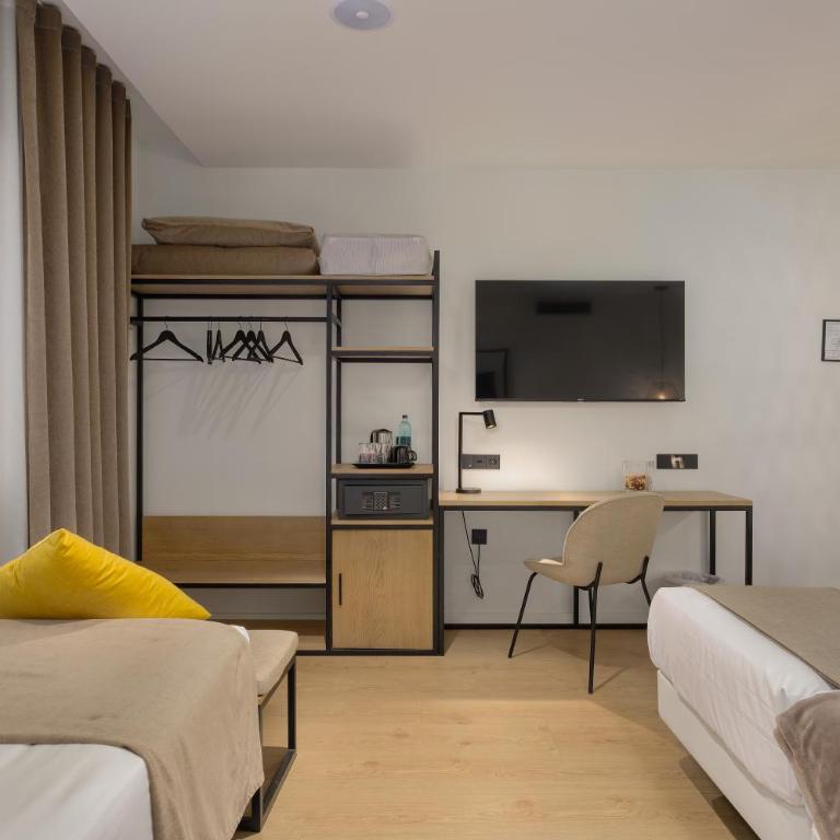 Hotel Costabella - Habitación Triple - 6