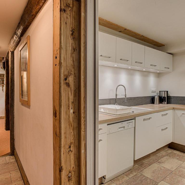 Chalet Pele - Alpes Agency - Central Chamonix - Sleeps 11 - Chalet - 9
