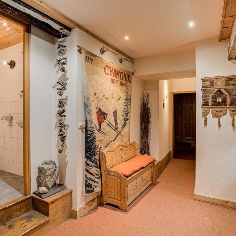 Chalet Pele - Alpes Agency - Central Chamonix - Sleeps 11 - Chalet - 13