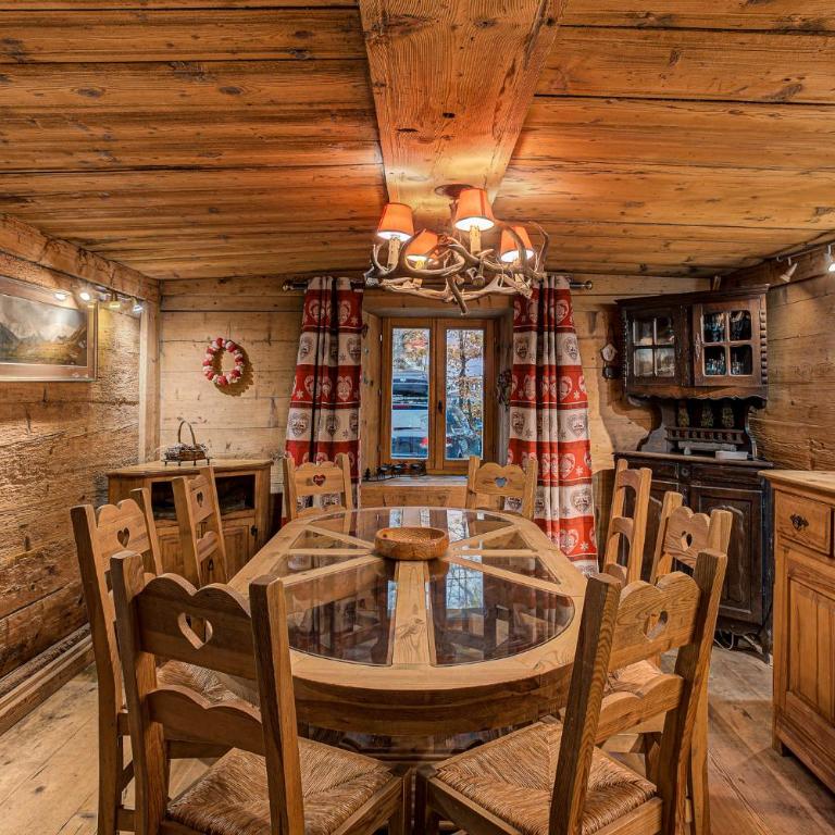 Chalet Pele - Alpes Agency - Central Chamonix - Sleeps 11 - Chalet - 3