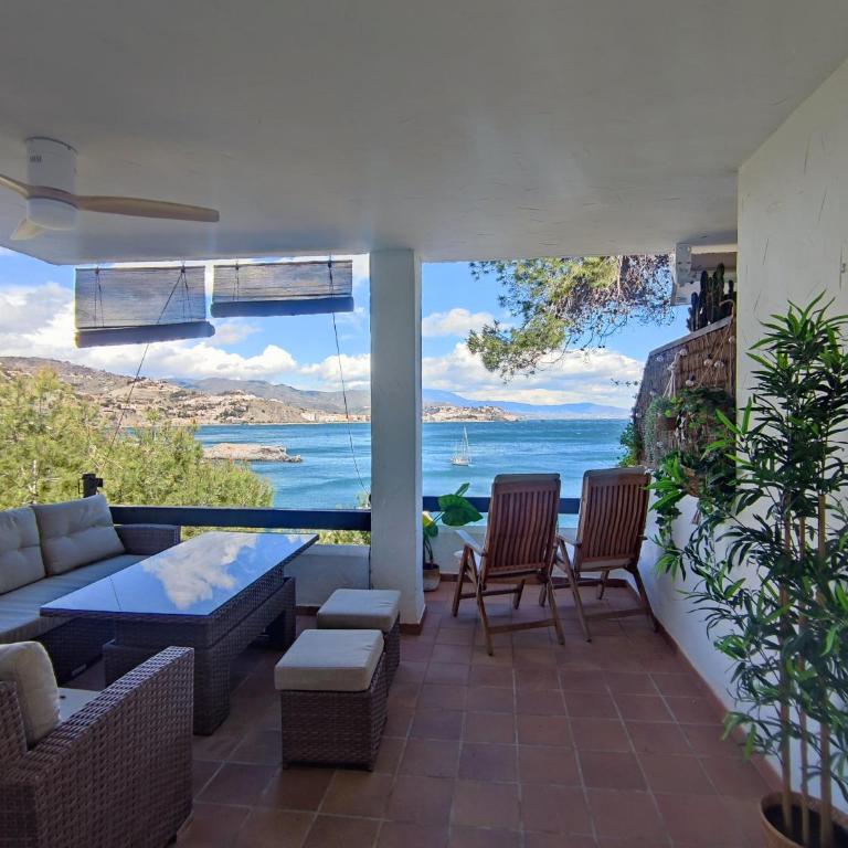 Dreamy sunrise at Marina Playa - Deluxe Apartment - 2