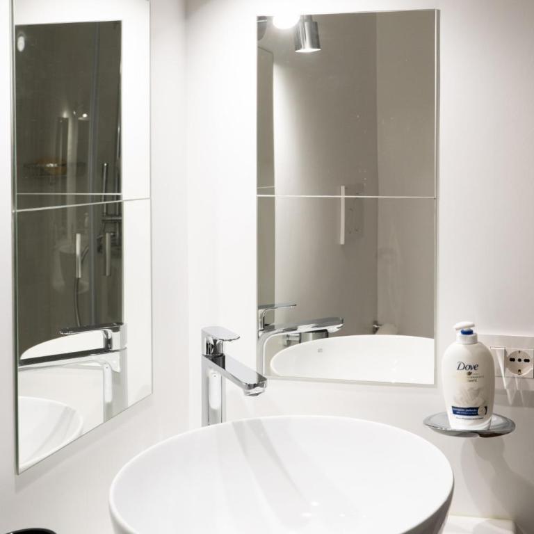 Corte sul Po – Appartamento con 2 camere | Centro Torino | Balcone romantico - Appartamento con 2 Camere da Letto e Balcone - 33