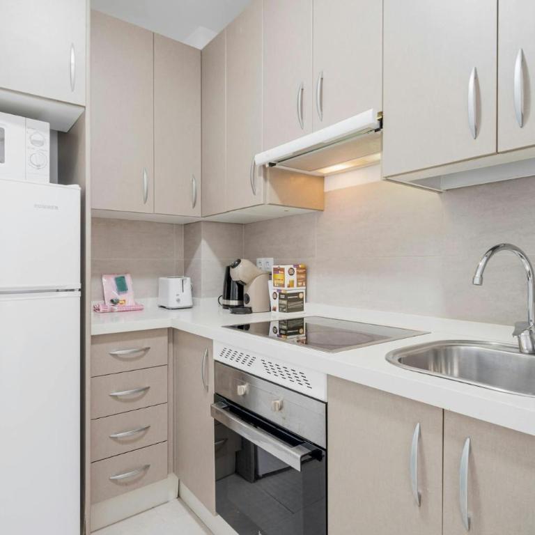 Piscina y vistas espectaculares en Torremolinos - Apartamento de 2 dormitorios - 6