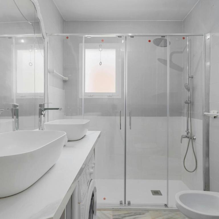 Piscina y vistas espectaculares en Torremolinos - Apartamento de 2 dormitorios - 10