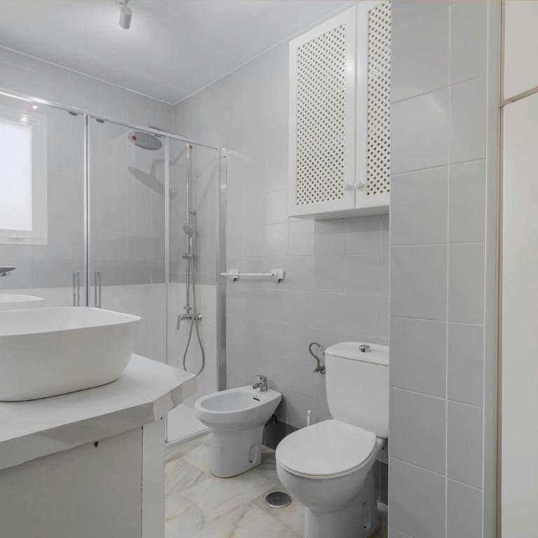 Piscina y vistas espectaculares en Torremolinos - Apartamento de 2 dormitorios - 11