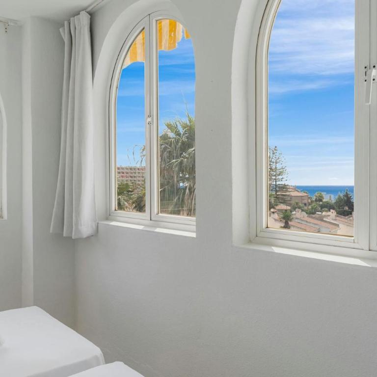 Piscina y vistas espectaculares en Torremolinos - Apartamento de 2 dormitorios - 13