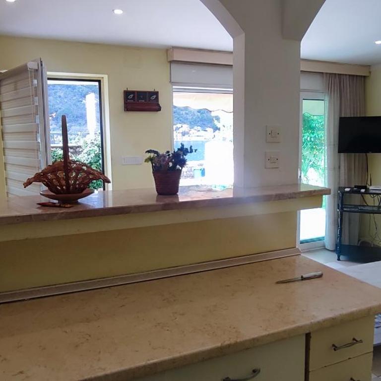 Villa Miramare , Dobrota seafront - Apartment with Sea View - 7