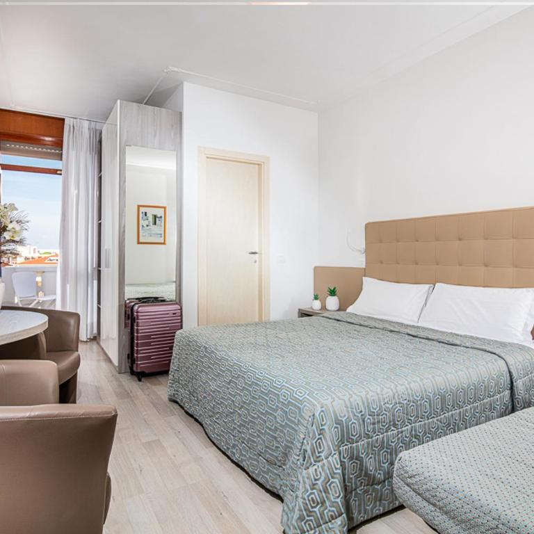 Hotel Palma de Majorca - Camera Tripla Comfort - 4