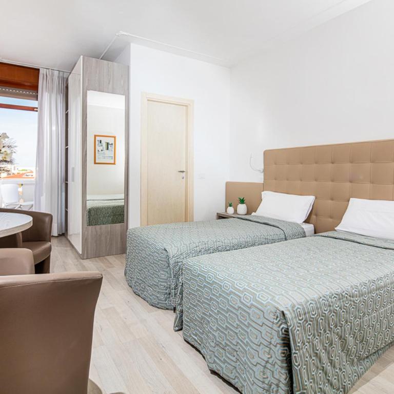 Hotel Palma de Majorca - Camera Tripla Comfort - 5