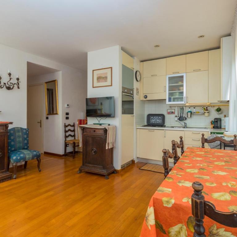 GuestHost -Sunny Dorsoduro Apartment - Two-Bedroom Apartment - 1