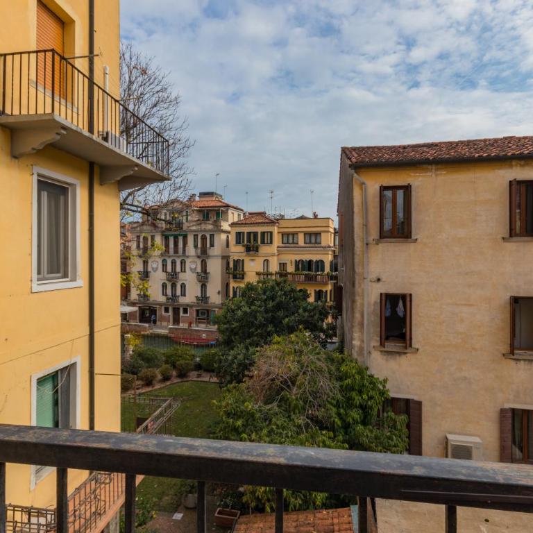 GuestHost -Sunny Dorsoduro Apartment - Two-Bedroom Apartment - 19
