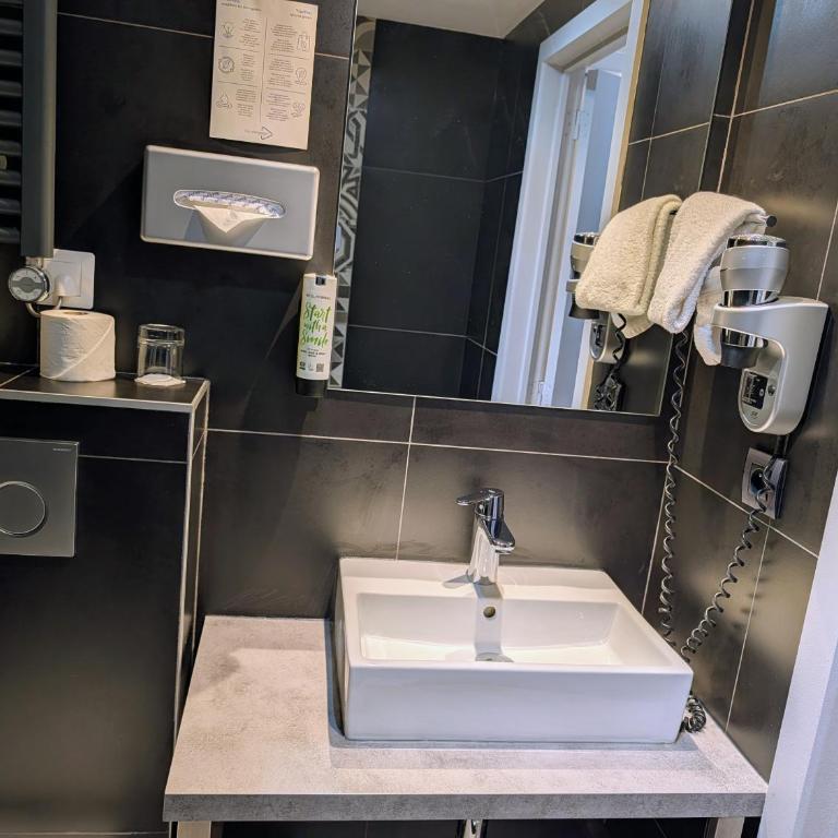 Best Western Empire Elysees - Chambre Simple Classique - 17