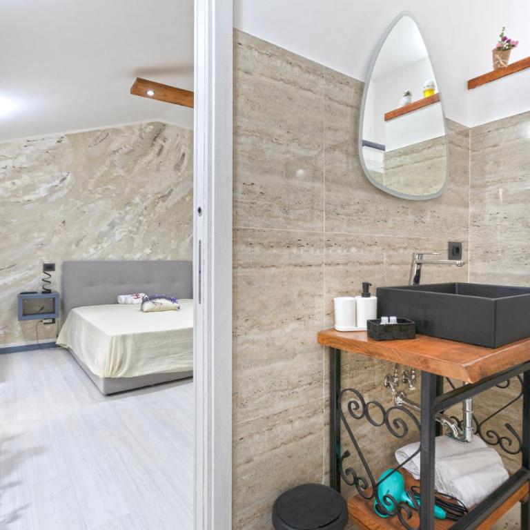 Oasi di Edo e Memy - B&B, hot tub, sauna, A-C, near city center - Camera Matrimoniale Deluxe - 6