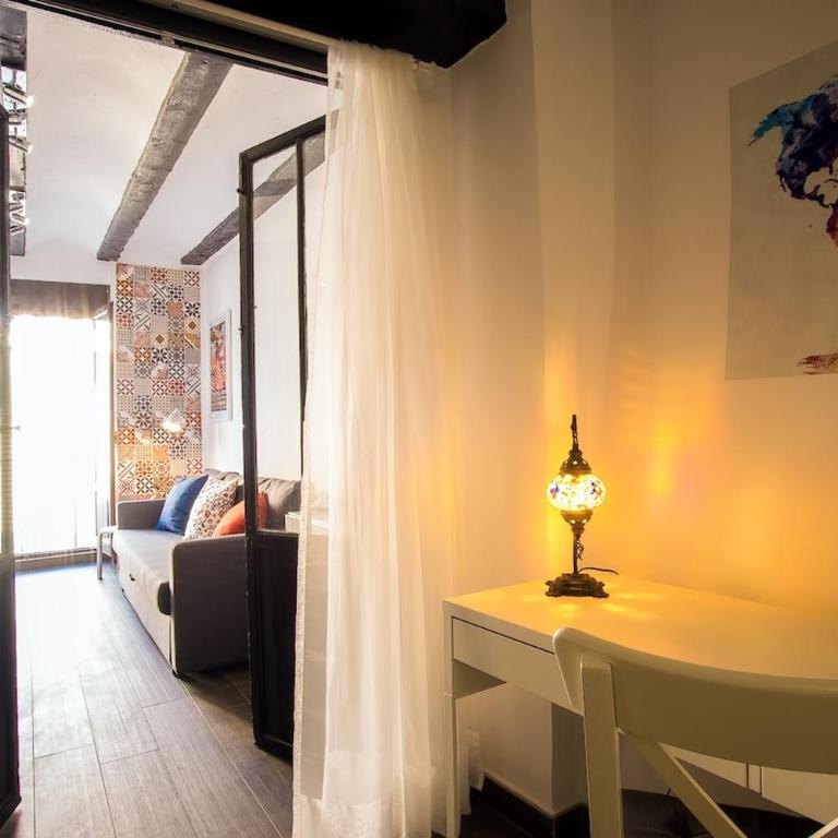Window to Central Market - One-Bedroom Apartment - 4
