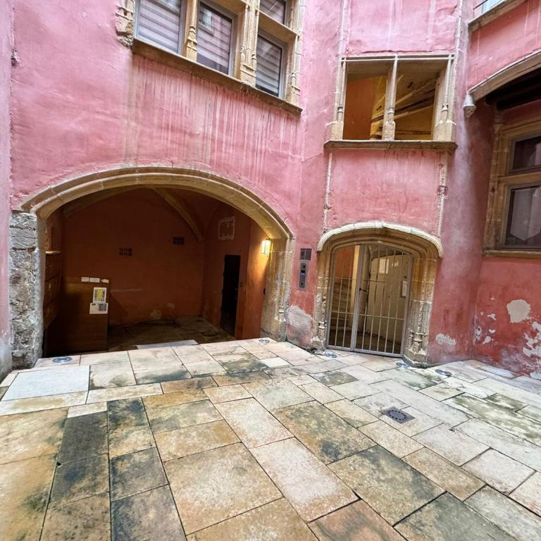 All in Lyon | Suite de charme - cœur du Vieux Lyon - Apartment - 23