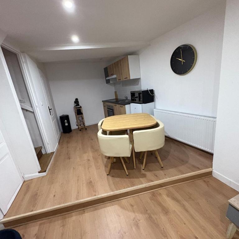 Petite maison en cœur de ville - Appartement 2 Chambres - 9