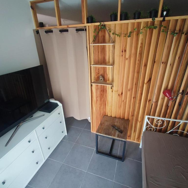appartement lit 1 personne avec matelas d'appoint 1 personne - Appartement 1 Chambre - 1