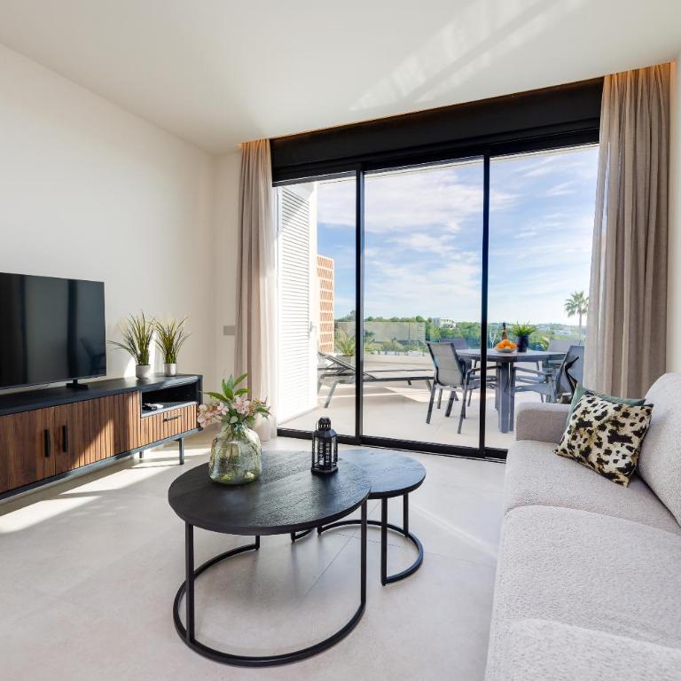 Precioso piso con piscina climatizada,las Colinas - Apartamento de 2 dormitorios - 1