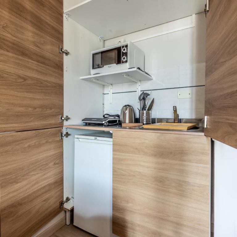 Dafne Rooms a relaxing piece of paradise - One-Bedroom Apartment - 17