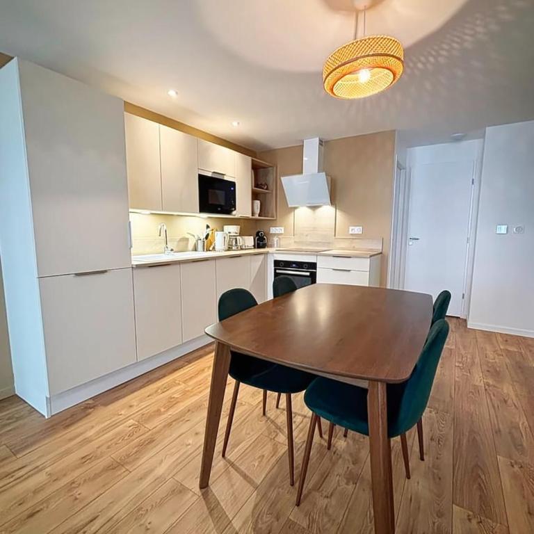 Joli Perot, Confortable, centre, 5 min du port - Apartamento - 12