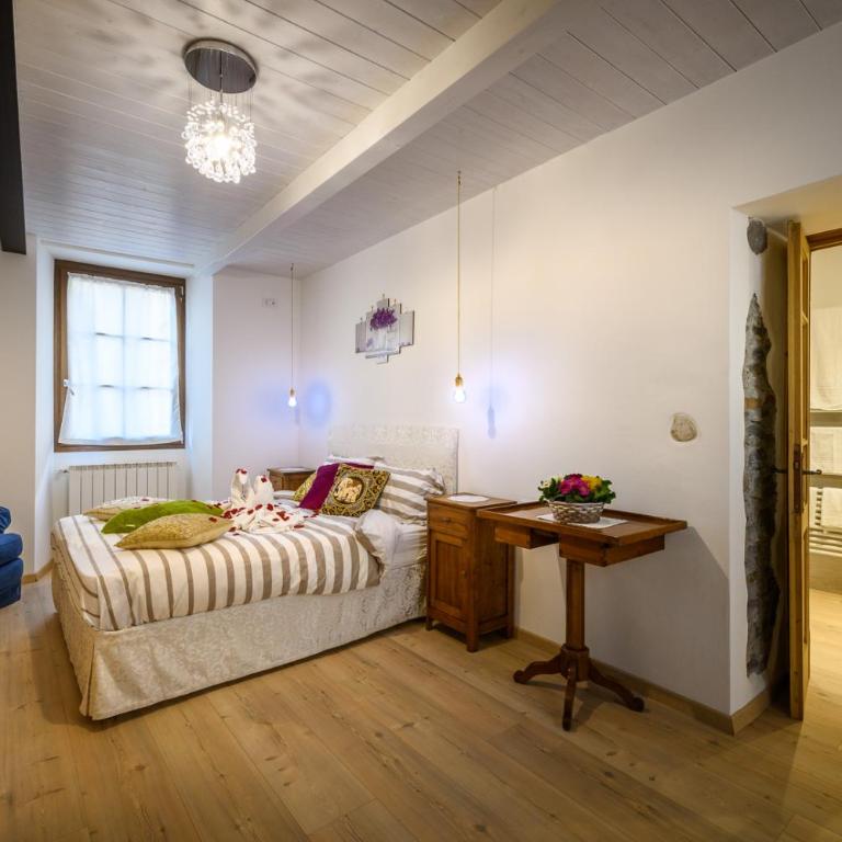 Casa Vacanza Nonna Pia I & III in "Piazza Basilica" - Habitación Doble con balcón - 11