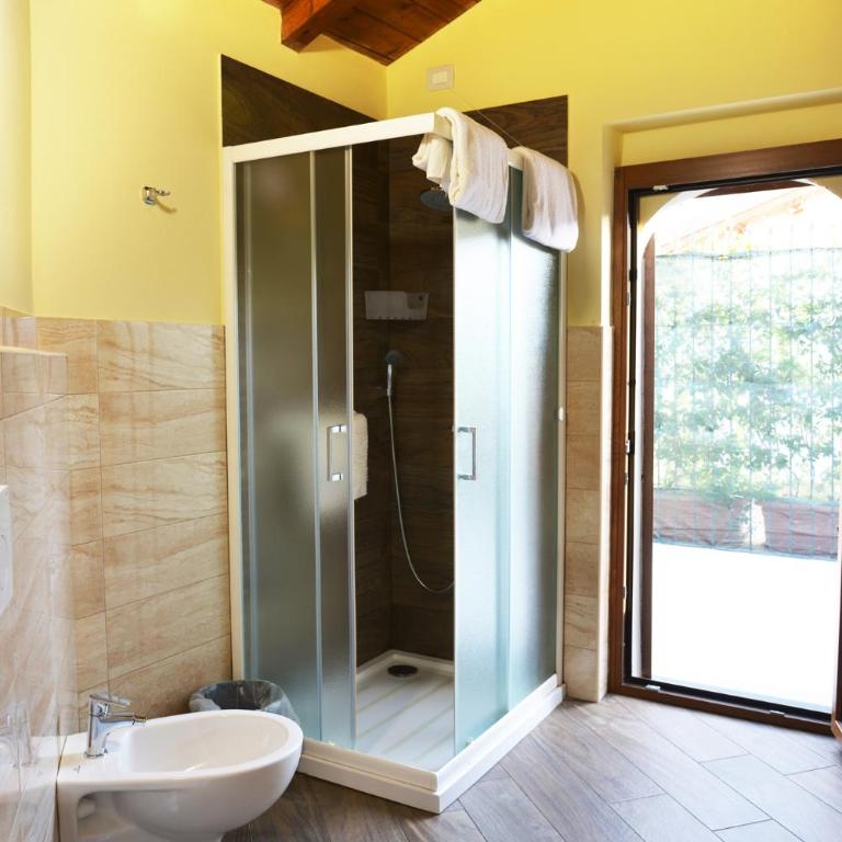 VILLA GIOVANNA - Guest House Lucca - Camera Doppia con Letti Singoli con Bagno Privato - 3