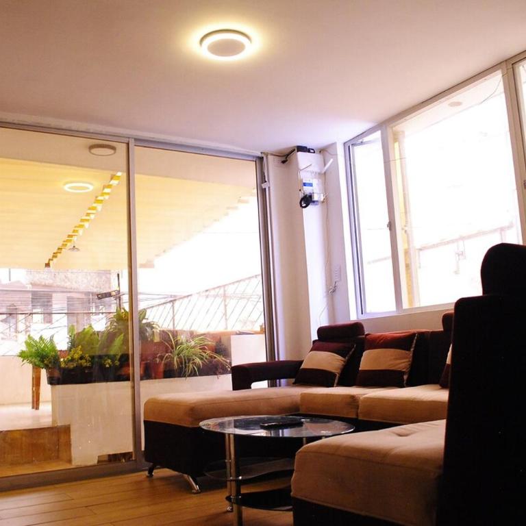 Amplio Departamento con Jacuzzi en el centro de Quito - Apartamento de 3 dormitorios - 4