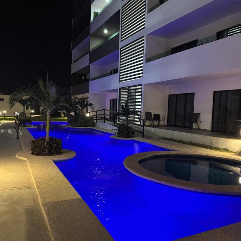 Marina Cerritos condominios - Three-Bedroom Apartment - 3