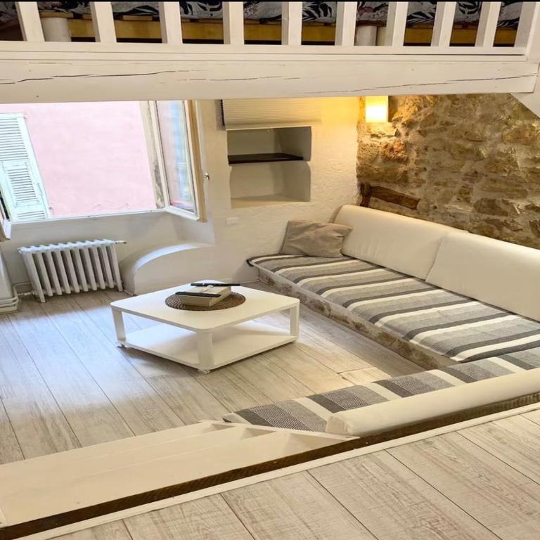 Logement Atypique - Appartement 1 Chambre - 6