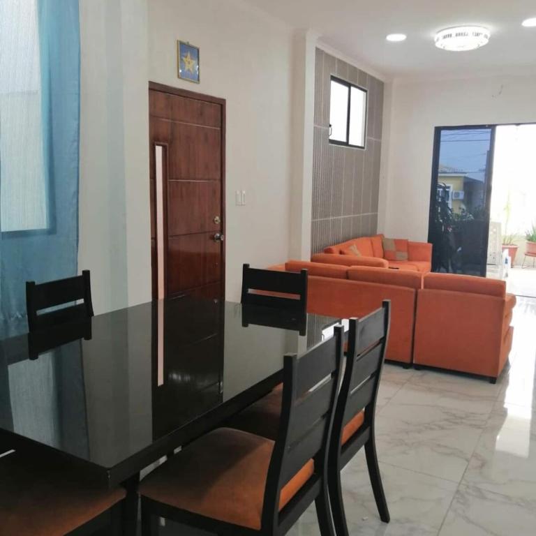 Spacious apartment with AC and terrace - Three-Bedroom Apartment - 10