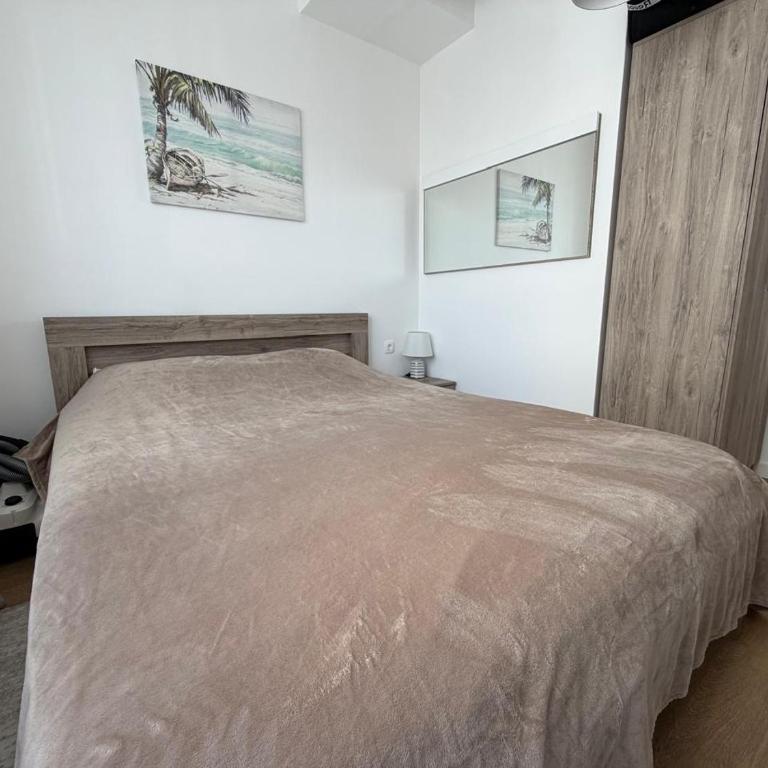 Comfortable City Apartment - One-Bedroom Apartment - 12