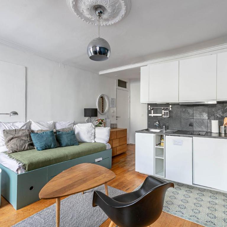 Paris Rooftop Views Cosy 2 Bedroom Stay Central - Chambre Triple - 4