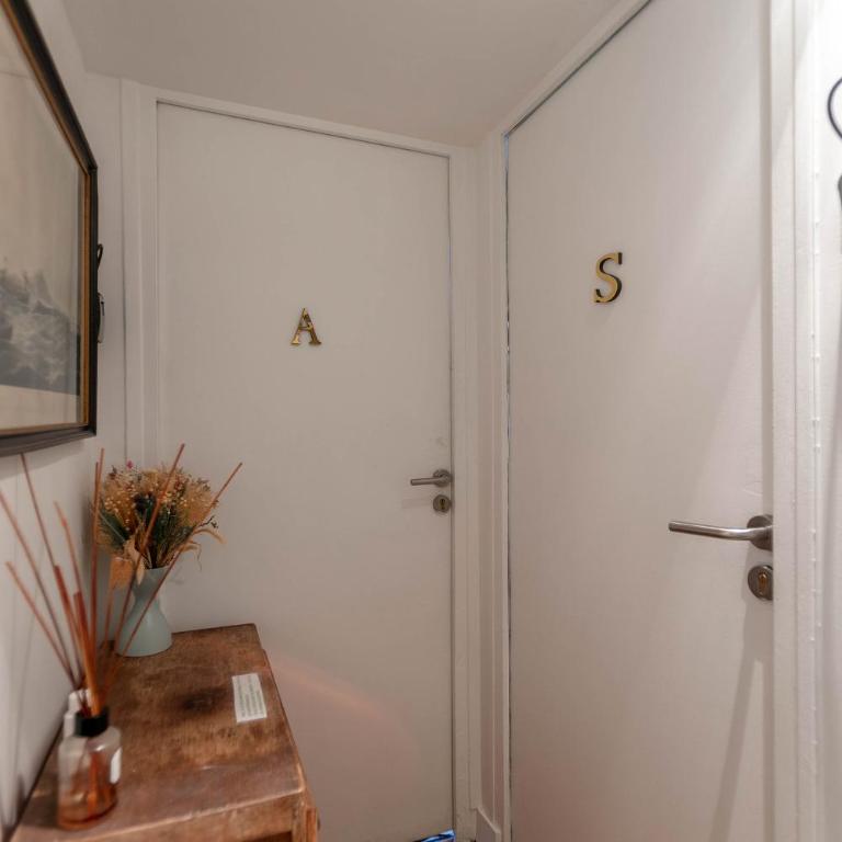 Paris Rooftop Views Cosy 2 Bedroom Stay Central - Chambre Triple - 26