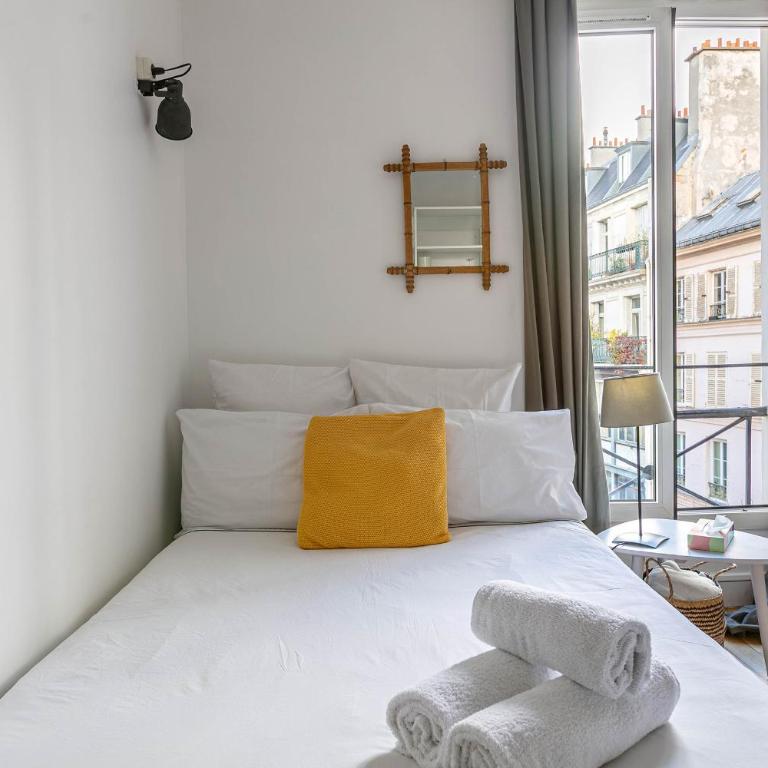 Paris Rooftop Views Cosy 2 Bedroom Stay Central - Chambre Triple - 32