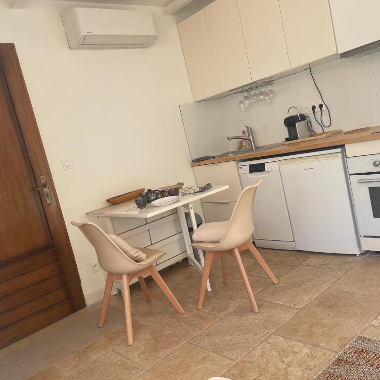 Appart Bianca T2 - Terrasse - Parking - Calme - 1mn de la mer - Appartement 1 Chambre - 9