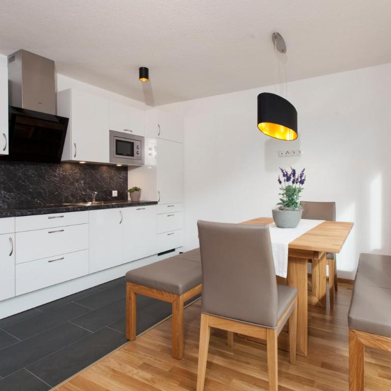 Nowders Apartments - Apartment mit Balkon - 9