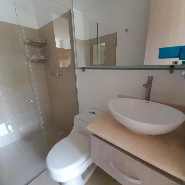 Agradable y confortable apto vacacional en Santa Fé de Antioquia-Colombia dentro de condominio con piscina, tobogán, zonas recreativas, jardines y espectacular vista - Apartamento de 2 dormitorios - 31