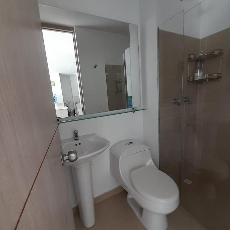 Agradable y confortable apto vacacional en Santa Fé de Antioquia-Colombia dentro de condominio con piscina, tobogán, zonas recreativas, jardines y espectacular vista - Apartamento de 2 dormitorios - 32