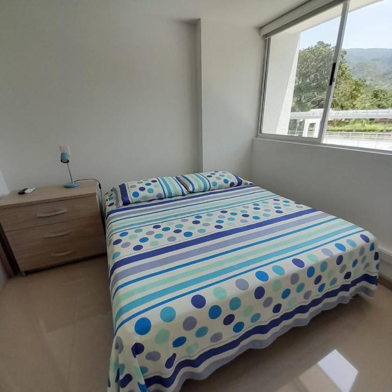 Agradable y confortable apto vacacional en Santa Fé de Antioquia-Colombia dentro de condominio con piscina, tobogán, zonas recreativas, jardines y espectacular vista - Apartamento de 2 dormitorios - 27