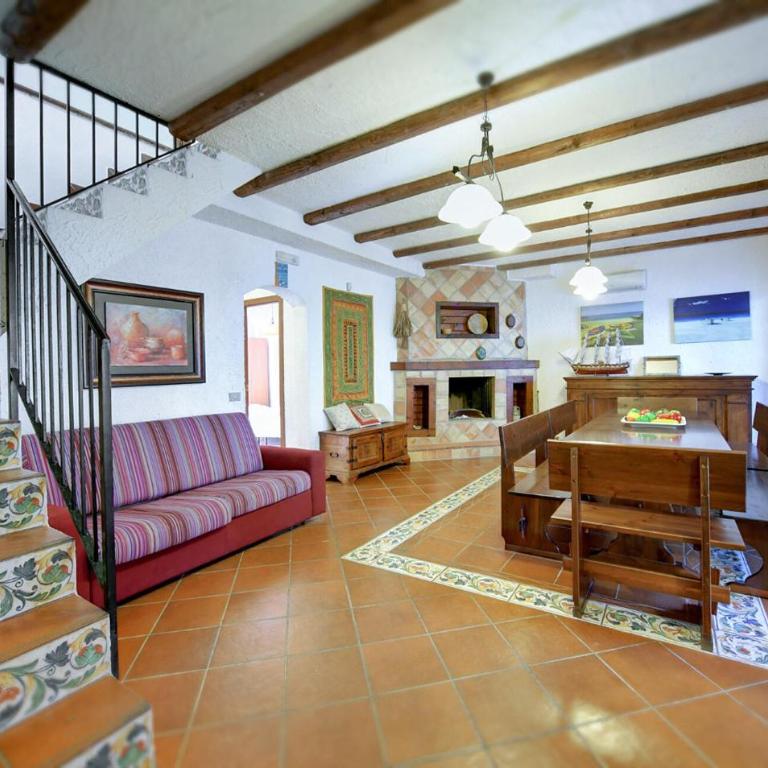 Awesome Home In Ragusa - Casa Vacanze con 4 Camere da Letto - 1