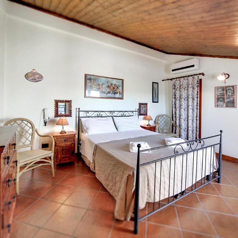 Awesome Home In Ragusa - Casa Vacanze con 4 Camere da Letto - 5