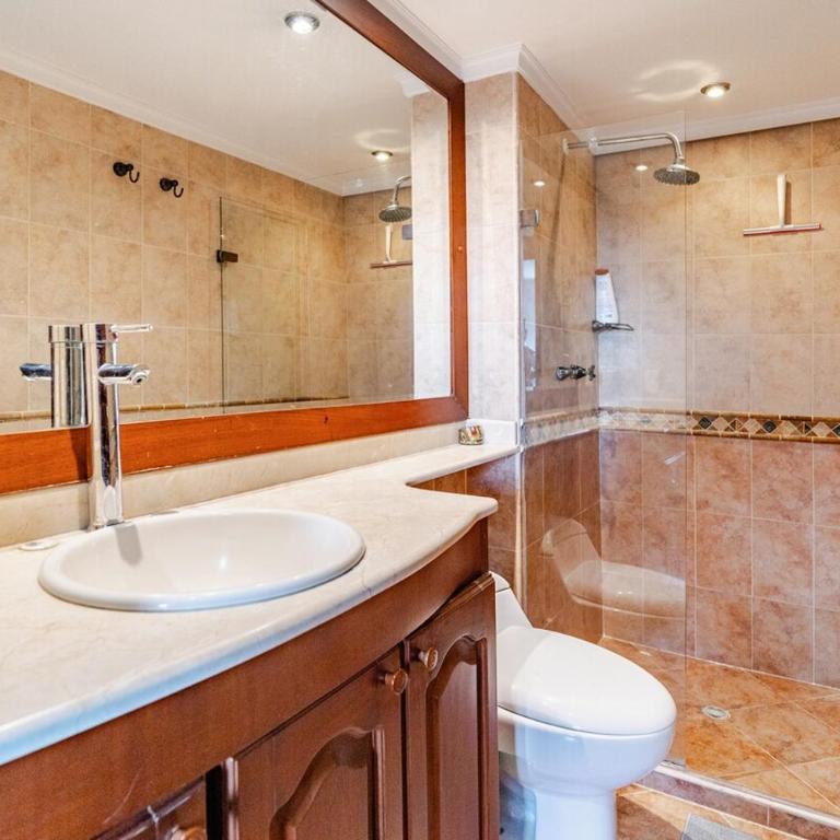 City views Air-conditioning Heated pool - Apartamento de 3 dormitorios - 16