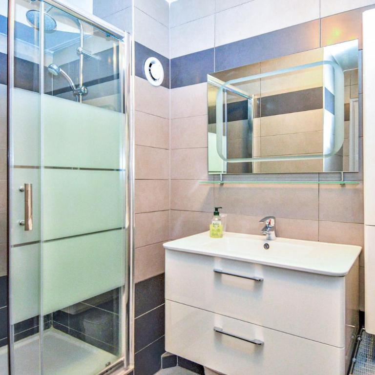 Bel Appartement À Uzès Avec Wi-Fi - Appartement 3 Chambres - 14