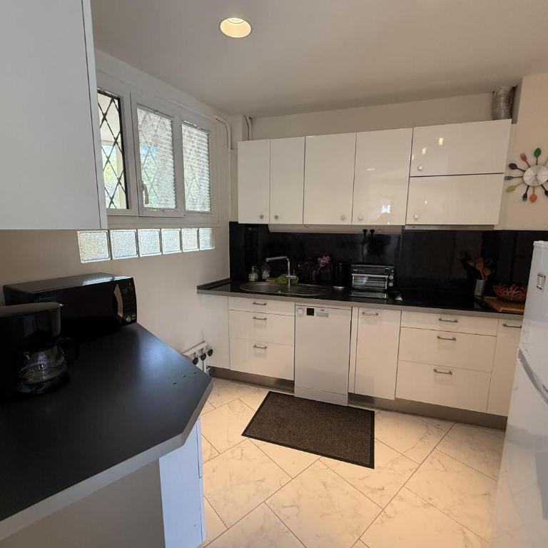 2 BR Apartment in the center of Cannes - 2305 - Appartement 2 Chambres - 13
