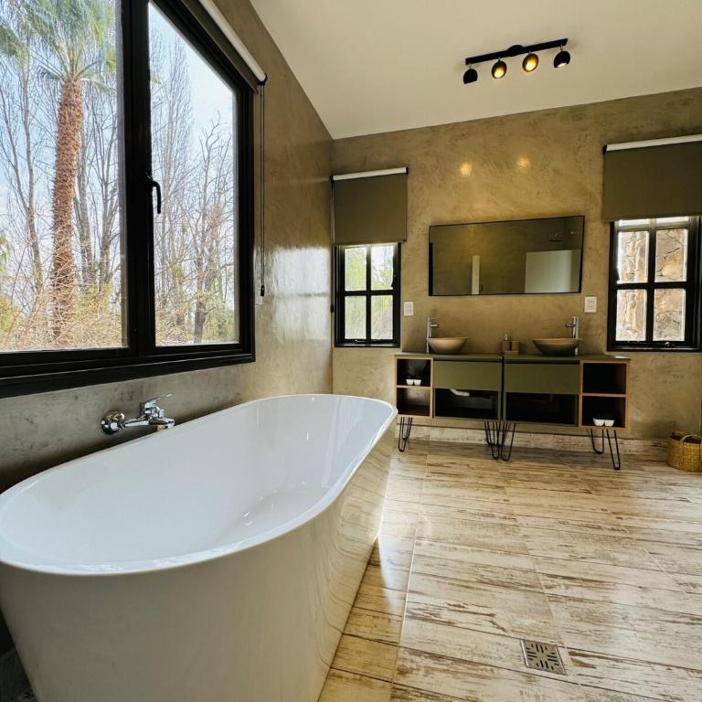 Alojamiento entero, casona de categoría - Villa - 68