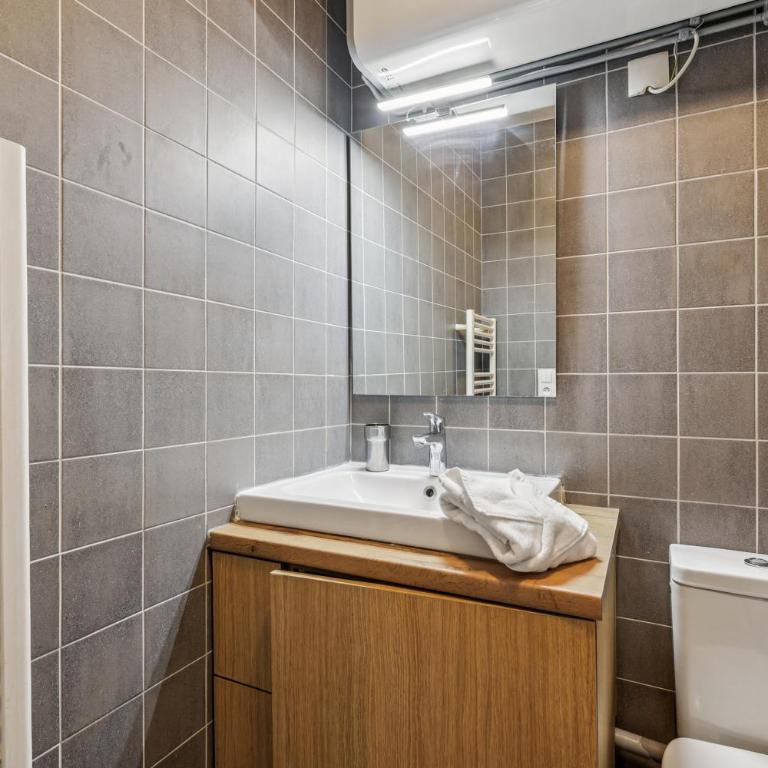 City Center l 15min from Eiffel Tower by Car - Superior Apartment mit 1 Schlafzimmer - 21