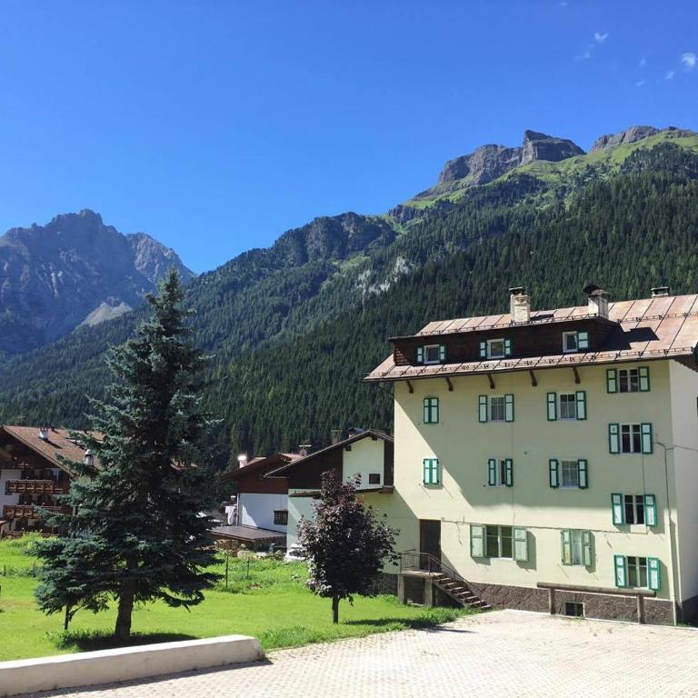 Central Apartment Canazei - Appartamento con 3 Camere da Letto e Vista Montagna - 47