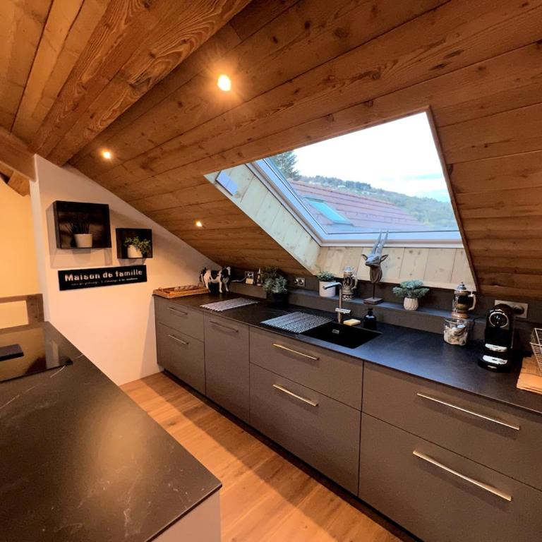Splendide appartement style chalet classé 4 étoiles, terrasse face à la montagne - Three-Bedroom Apartment - 13