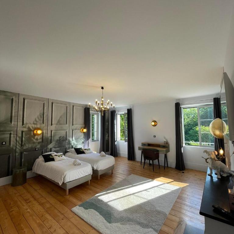 Domaine Clairfontaine Noyarey - Suites Junior - Chambre Double ou Lits Jumeaux - Vue sur Jardin - 3