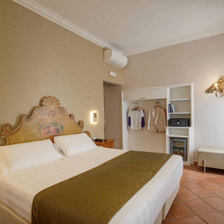 Hotel Mozart - Camera Superior Matrimoniale/Doppia con Letti Singoli - Via dei Greci 23 - 2